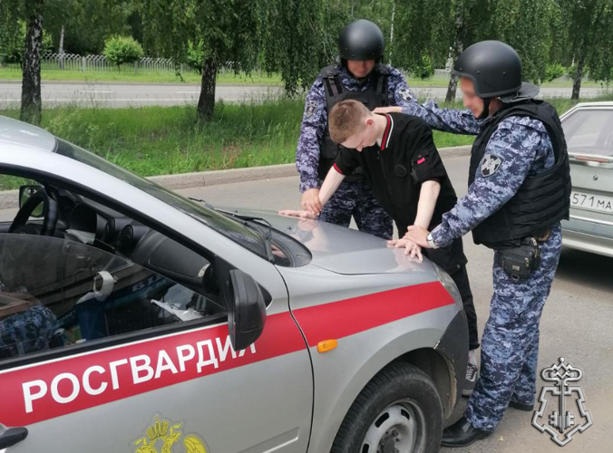 Сотрудники Росгвардии в Адыгее задержали гражданина, находящегося в федеральном розыске