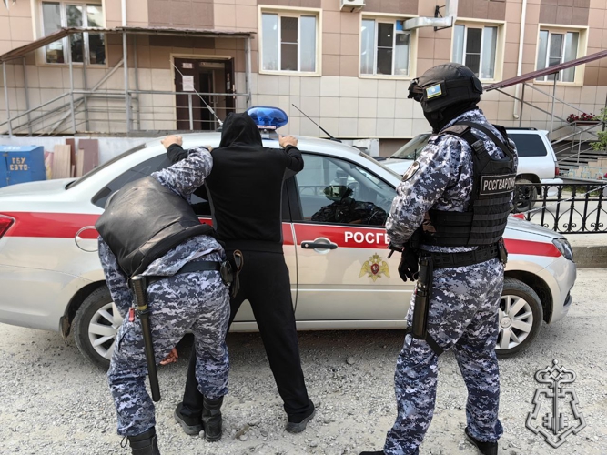 Находящегося в федеральном розыске гражданина задержали сотрудники Росгвардии в Адыгее