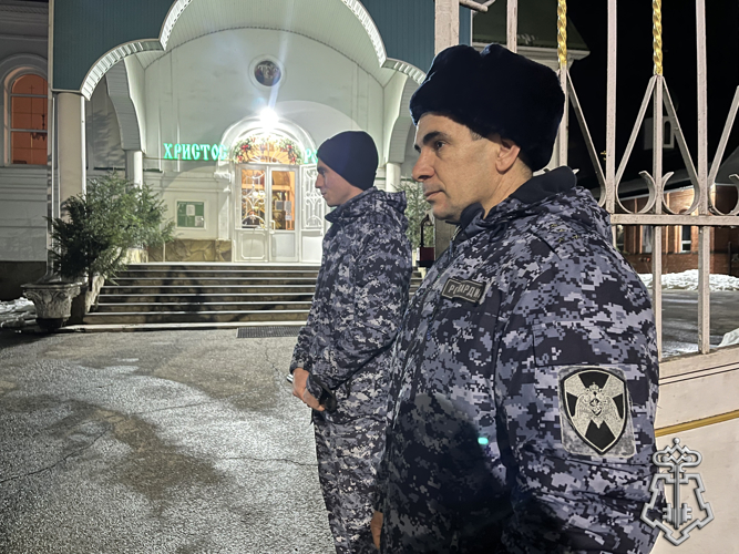 Сотрудники Росгвардии обеспечили безопасность празднования Крещения Господня в Адыгее